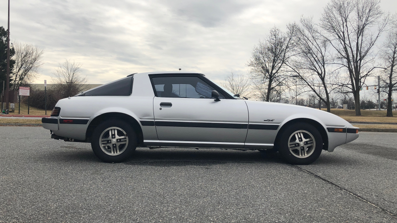Illustration for article titled This Mazda RX-7 Is Your Fresh Dose Of Rotary Radness